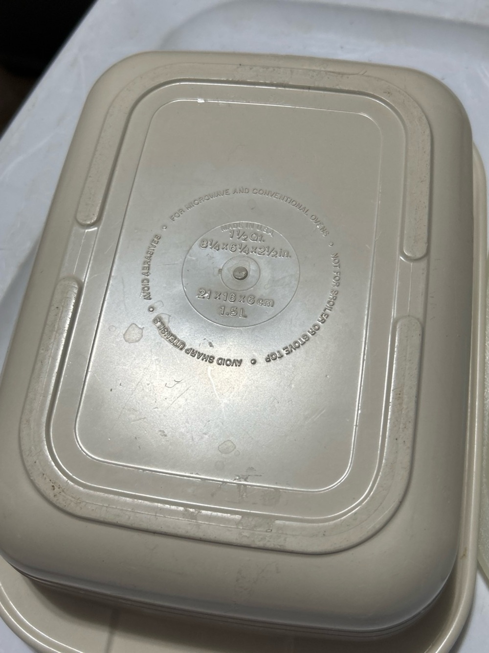 Tupperware Cream Food Storage Container with Lid - Picture 5 of 8